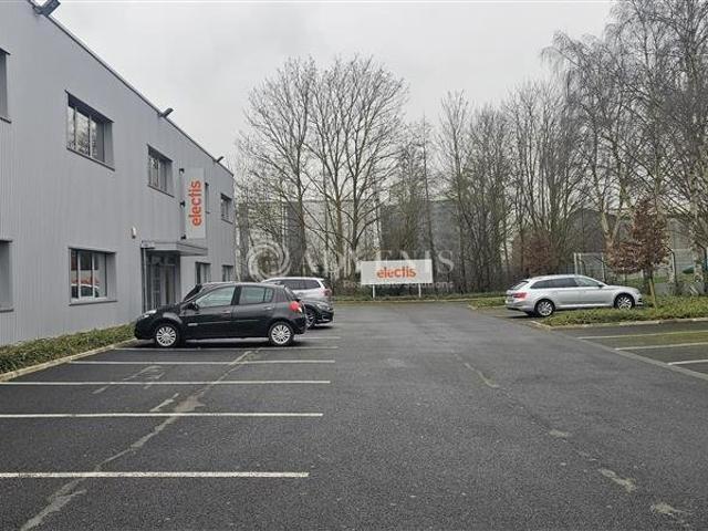 Local Commercial location à Lille, Lesquin