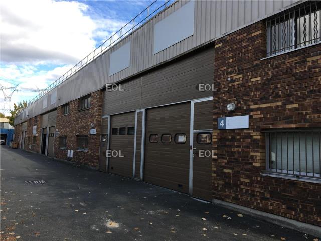 Local Commercial location à Évry, Lisses