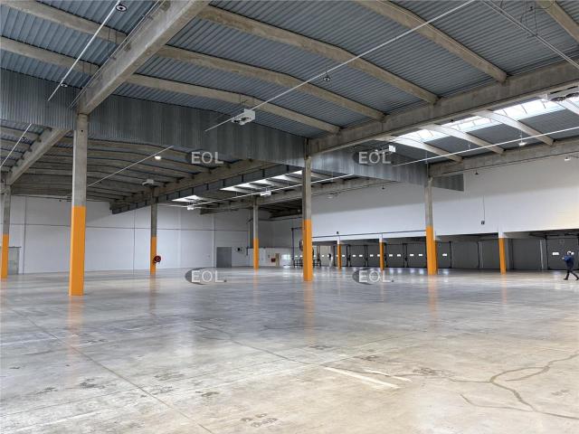 Local Commercial location à Évry, Lisses