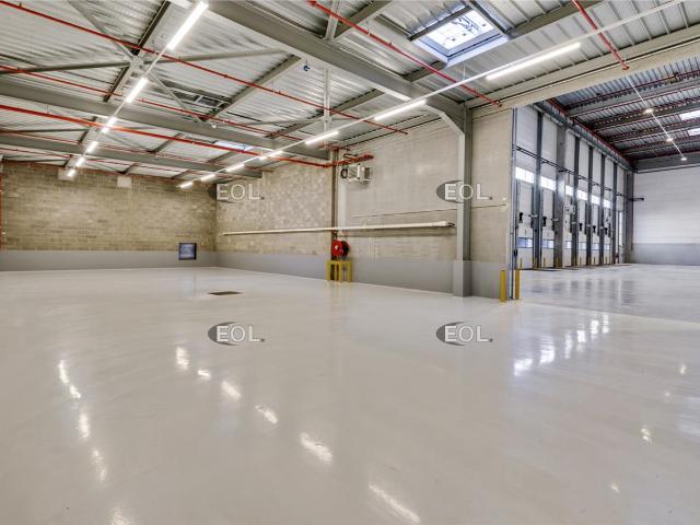 Local Commercial location à Torcy, Servon