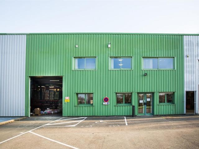 Local Commercial location à Magny-Cours, Nièvre