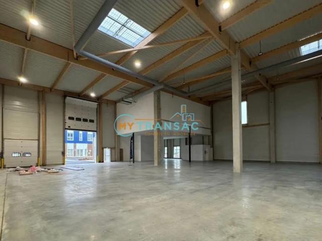 Local Commercial location à Parc d'activités Chateau d'eau, Moissy-Cramayel