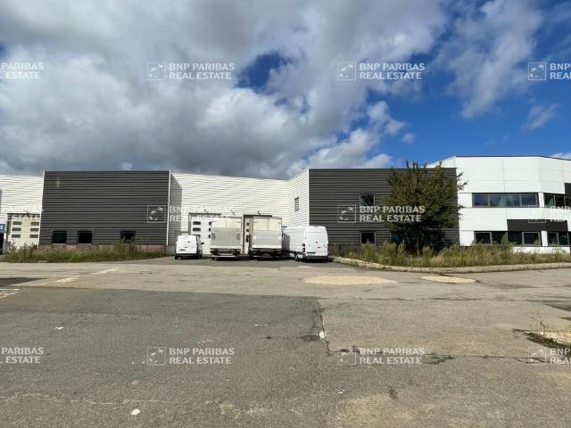 Local Commercial location à Versailles, Montigny-le-bretonneux