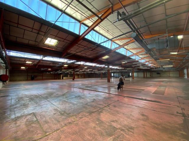 Local Commercial location à Bobigny, Pantin