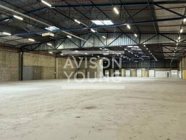 Local Commercial location à Bobigny, Pantin