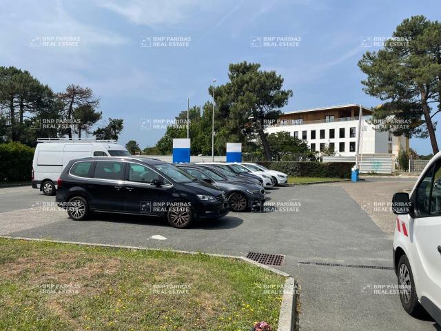 Local Commercial location à Bordeaux, Pessac