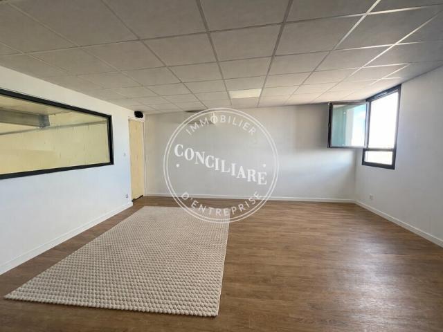 Local Commercial location à Toulouse, Plaisance-du-touch