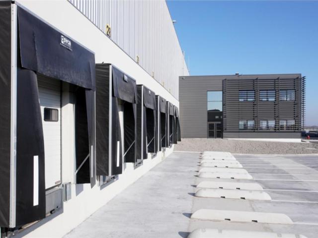 Local Commercial location à Port-Saint-Louis-du-Rhône, Bouches-du-Rhône