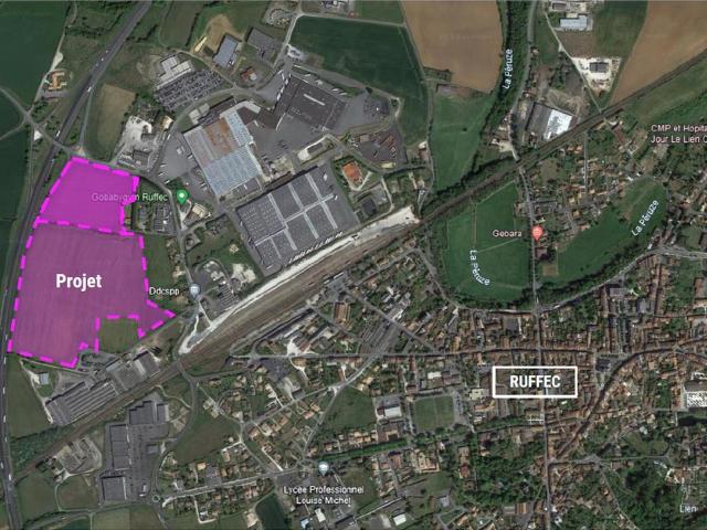 Local Commercial location à Confolens, Ruffec