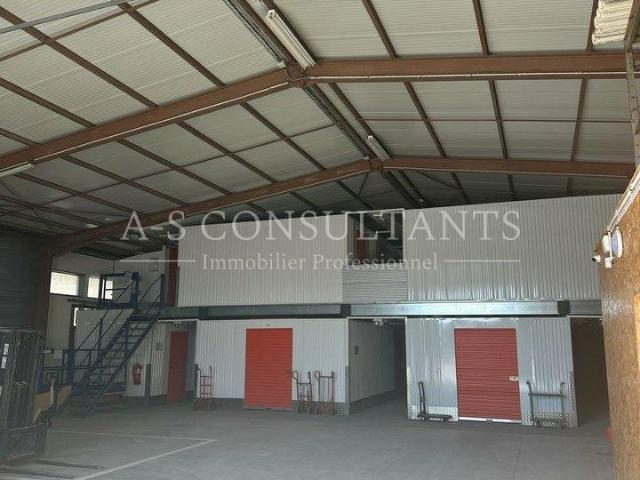 Local Commercial location à Annecy, Rumilly