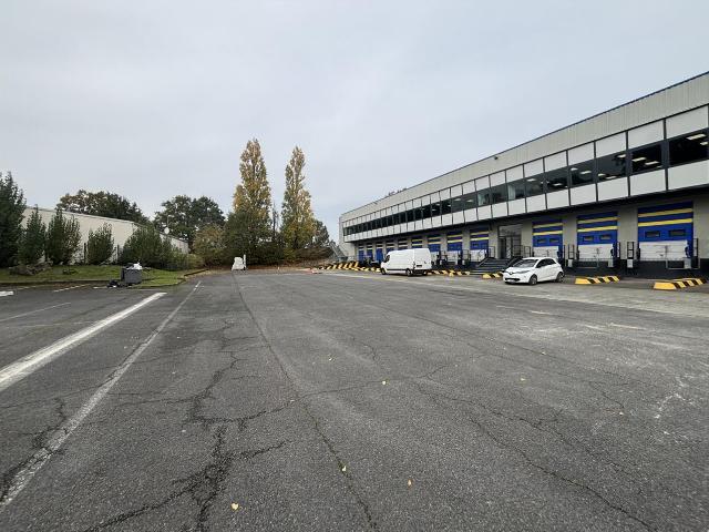 Local Commercial location à Sarcelles, Fosses