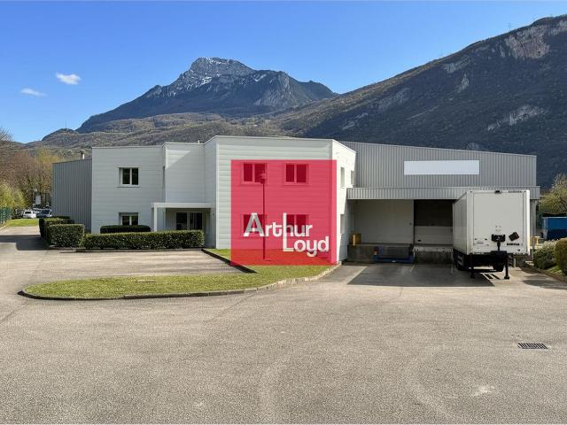 Local Commercial location à Grenoble, Sassenage