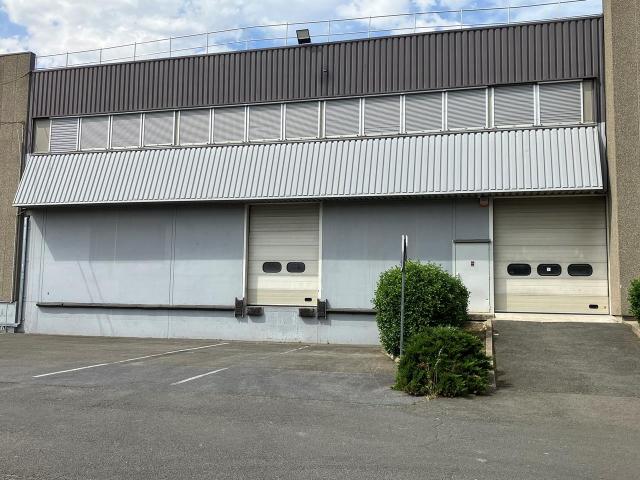 Local Commercial location à Stains, Seine-Saint-Denis