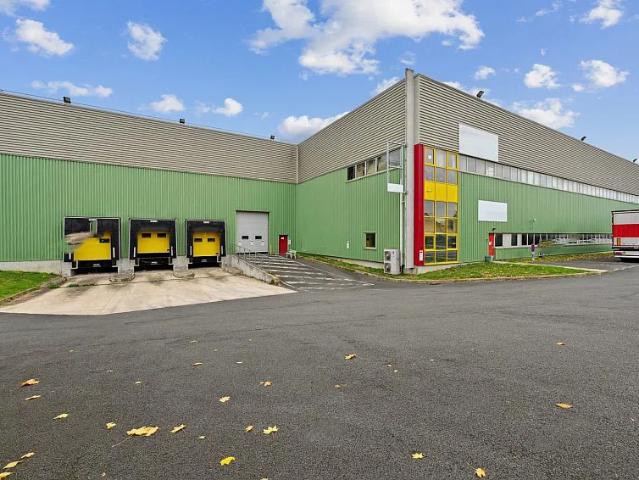 Local Commercial location à Saint-Denis, Stains