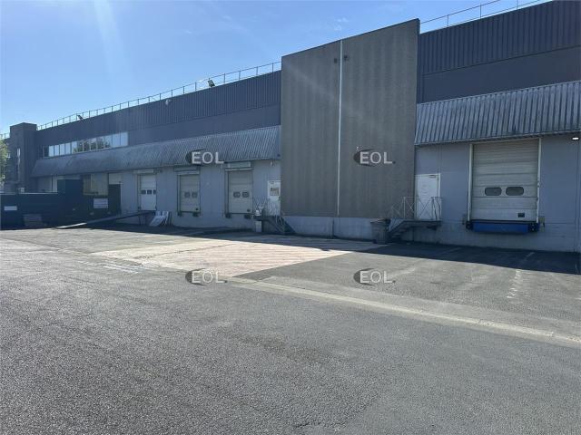 Local Commercial location à Saint-Denis, Stains
