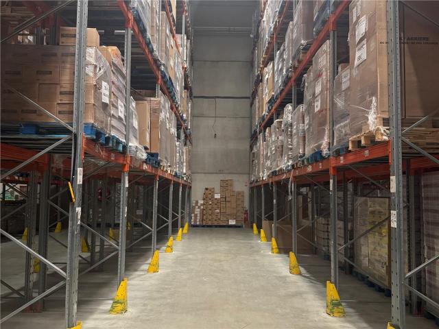 Local Commercial location à Stains, Seine-Saint-Denis