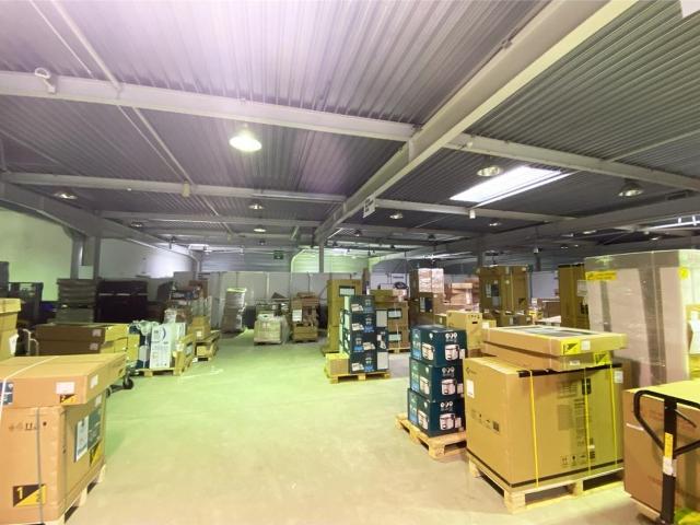 Local Commercial location à Versailles, Trappes