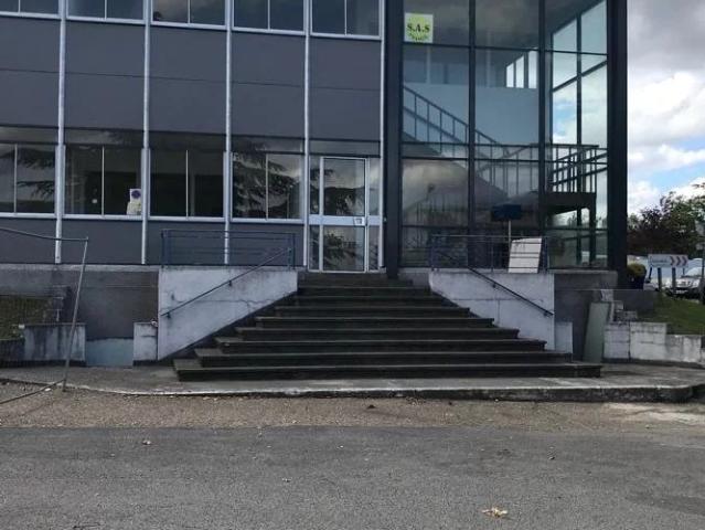 Local Commercial location à Palaiseau, Saulx-les-chartreux