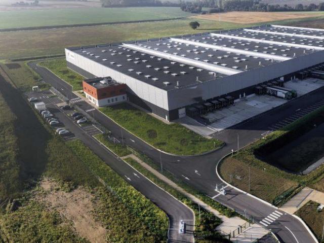 Local Commercial location à Polaxis, Neuillé-Pont-Pierre