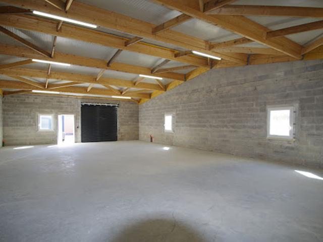 Local Commercial location à France métropolitaine, Saint-vivien