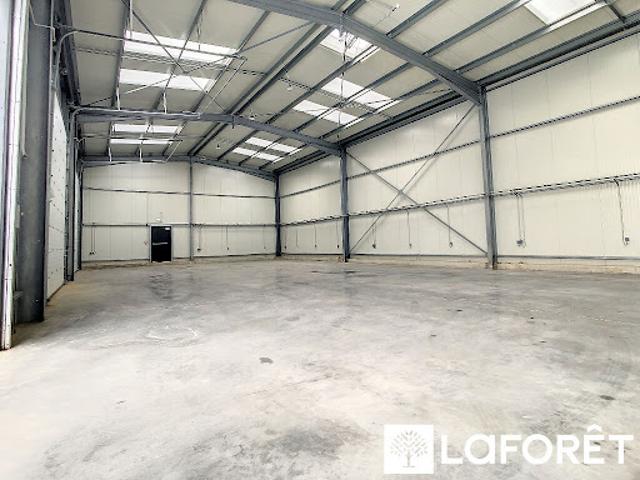 Local Commercial location à Bernay, Saint-ouen-de-thouberville