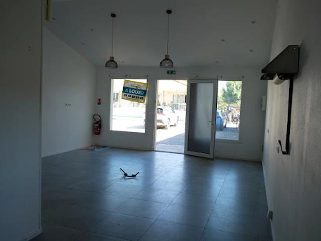 Local Commercial location à Samatan, Gers