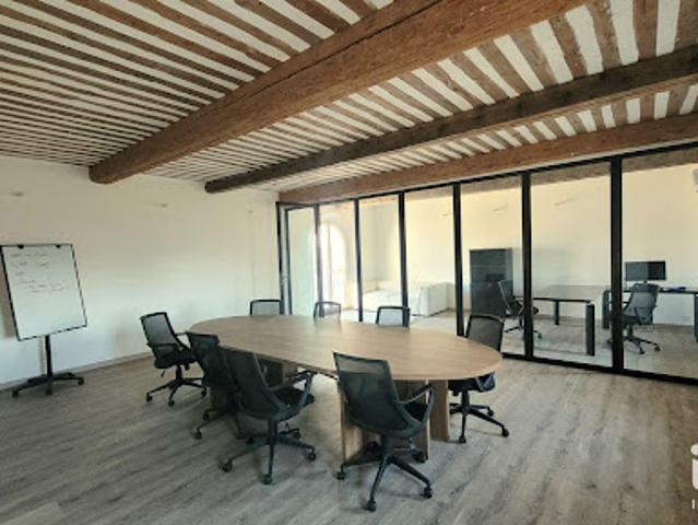 Local Commercial location à Avignon, L'isle-sur-la-sorgue