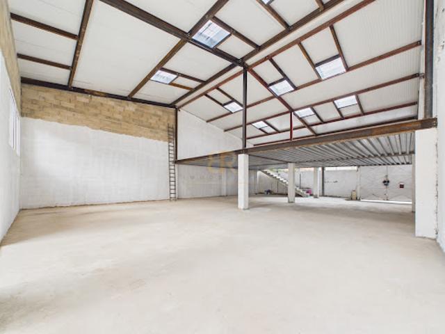 Local Commercial location à Bobigny, Vaux-montreuil