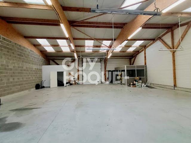 Local Commercial location à Lanvallay, Côtes-d'Armor