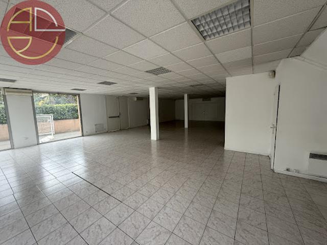 Local Commercial location à Toulouse, Saint-orens-de-gameville