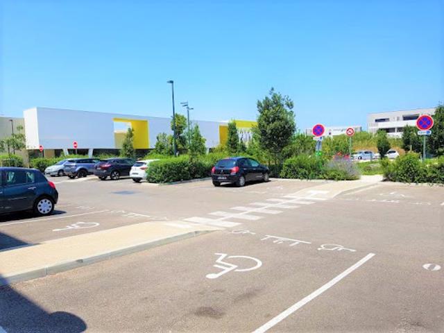 Local Commercial location à Istres