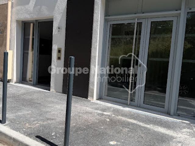 Local Commercial location à Nîmes