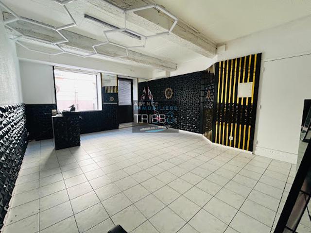 Local Commercial location à Perpignan, Pollestres