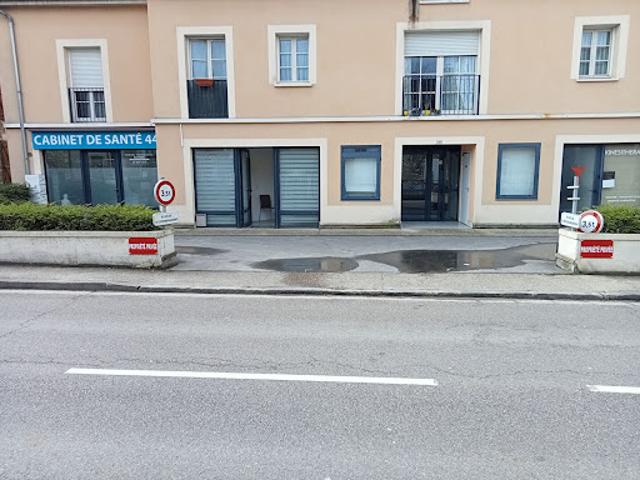 Local Commercial location à Rambouillet, Beynes