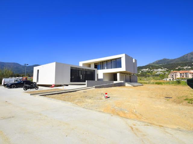 Local Commercial location à Bastia