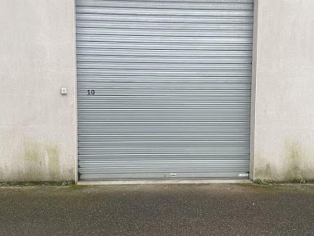 Local Commercial location à Les Basses Jouannes, Couëron