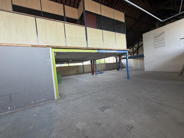 Local Commercial location à Mantes-la-Jolie, Houdan