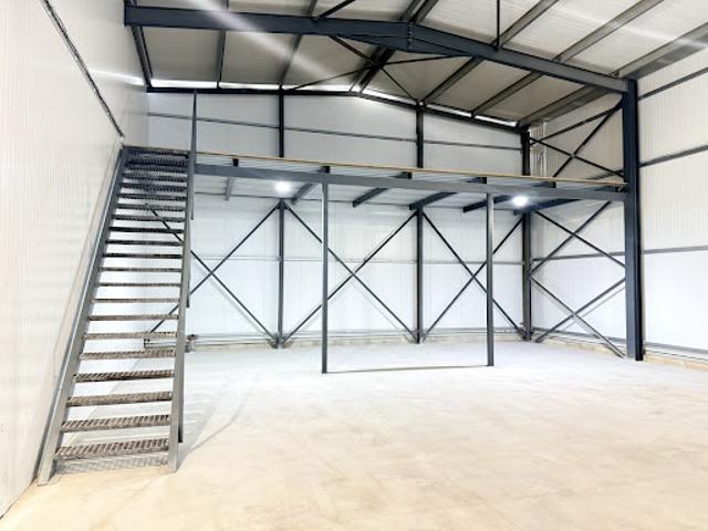Local Commercial location à Béziers, Lespignan