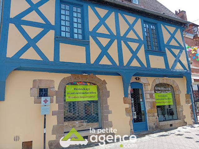 Local Commercial location à Montluçon
