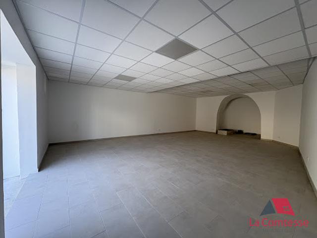 Local Commercial location à Marseille, Aubagne