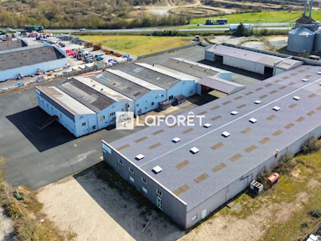 Local Commercial location à Saumur, Doué-la-fontaine