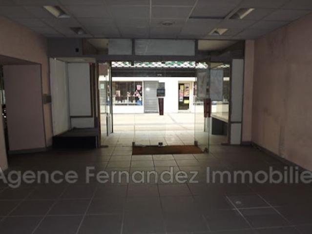 Local Commercial location à Charolles, Marcigny
