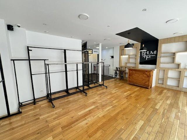 Local Commercial location à Paris, Île-de-France