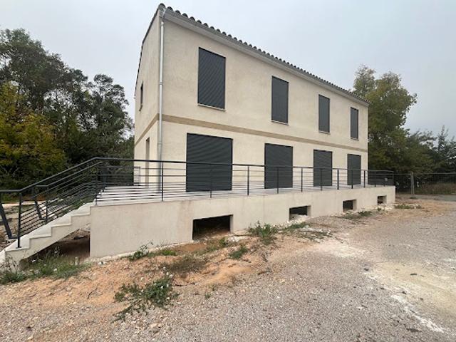 Local Commercial location à Arrondissement de Draguignan, Vidauban