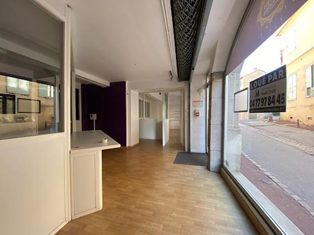 Local Commercial location à Montbrison