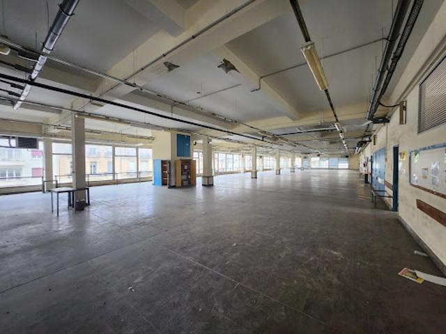 Local Commercial location à Béziers