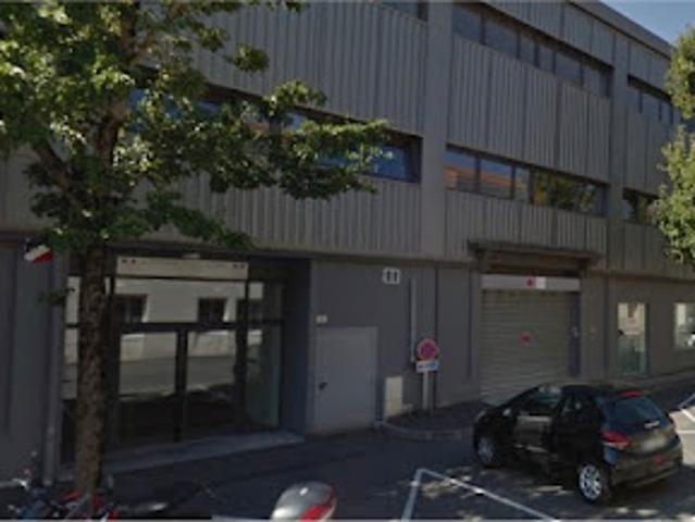 Local Commercial location à Angoulême, Aignes-et-puypéroux