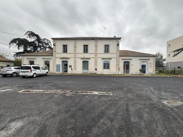 Local Commercial location à Pézenas, La Fournaise