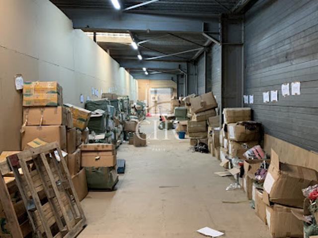 Local Commercial location à Saint-Denis, La Courneuve