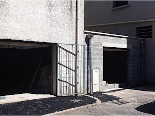Local Commercial location à Alès, Cendras